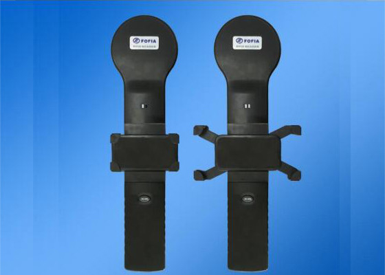 Lector de etiquetas de oído portátil de largo alcance con fuente de alimentación de batería de litio ISO11784 -lector de RFID portátil