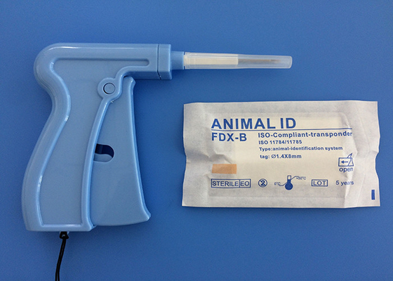 Microchip 1.4*8m m del transpondor de la identificación ISO del animal del RFID con la etiqueta de código de barras de 3 etiquetas engomadas