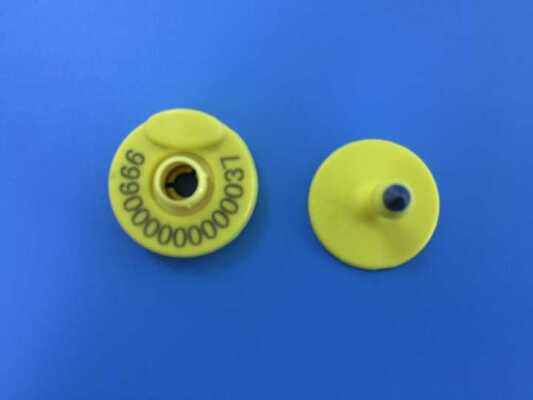 Etiquetas de oreja RFID de material TPU 134.2KHz Mini etiqueta de oreja de cerdo de vaca